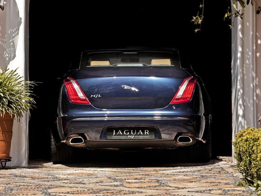  Jaguar XJL 2010 года  (US) (фото 16 из 41)